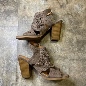 not rated womens size 9 y2k beige open toe cutout crochet heels